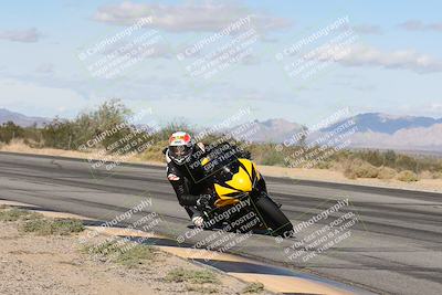 media/Nov-16-2025-Race Pace (Sun) [[8c5fa54630]]/Non Verified Riders (1st 20 Minutes)/3-Turn 3 Inside (11am)/